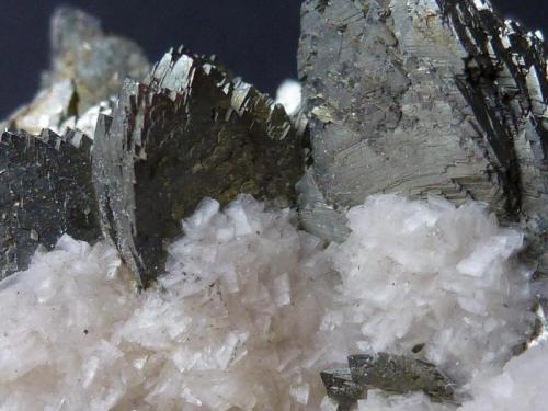 Marcasita y Dolomita<br />Reocín Mine, Reocín, Comarca Saja-Nansa, Cantabria, Spain<br />10 x 6 cm.<br /> (Autor: javier ruiz martin)