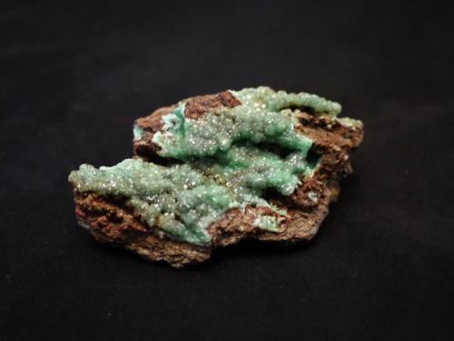 Adamite (var. cuprian)
Mina Ojuela, Mapimi, Durango, Mexico
12.5 x 8.2 x 4.3 cm (Author: Don Lum)