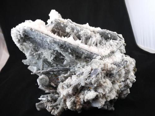 Anhydrite
Santa Eulalia, Mexico
26 x 18.5 x 25 cm (Author: Don Lum)