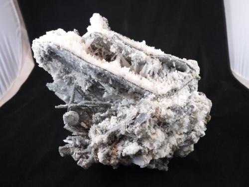 Anhydrite
Santa Eulalia, Mexico
26 x 18.5 x 25 cm (Author: Don Lum)