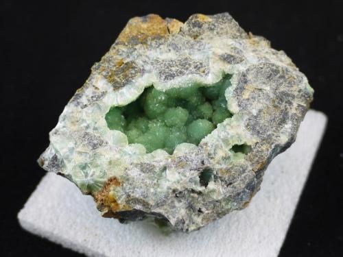 Wavellite
Mauldin Mountain, Montgomery County, Arkansas, USA
6.7 x 5.5 x 3.7 cm (Author: Don Lum)