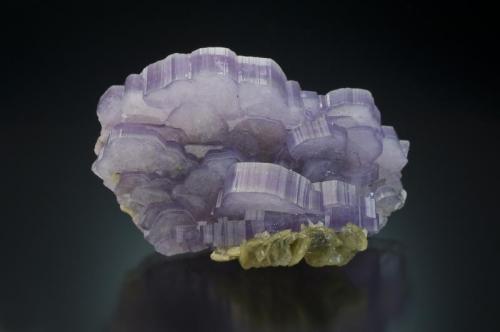 Fluorapatito, siderita
Panasqueira, Covilhã, Castelo Branco, Portugal
38 mm x 24 mm x 20 mm

Foto de Jeff Scovil (Autor: Carles Millan)