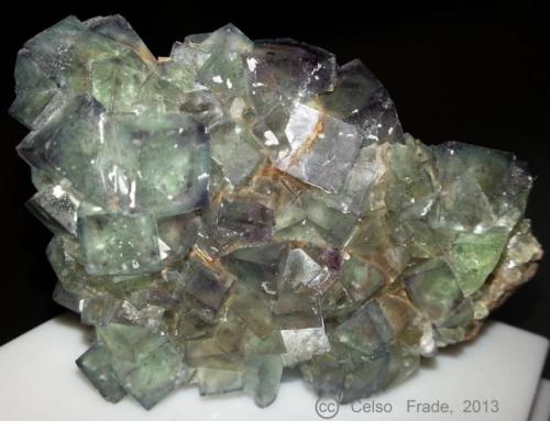 Fluorita
Okorusu Mine - Otjiwarongo -   Otjozondjupa - Namibia
6 x 3.2 x 2.2 cm (Autor: Celso)