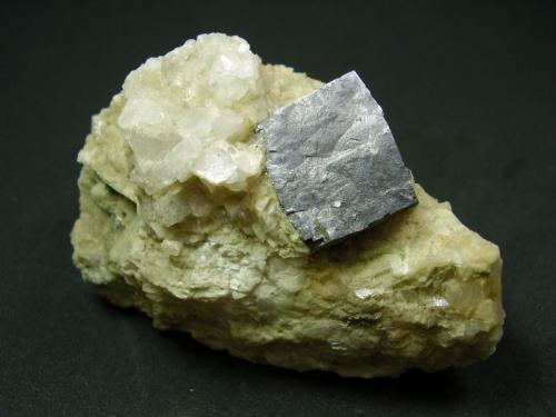 Galena
Linares, Jaén, Andalucía, España
7´5x5 cm. Cristal de 1´8 cm (Autor: geoalfon)