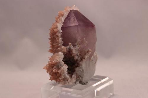 Quartz (var Amethyst), Calcite
Daye, Hubei, China
7.0 x 6.5 x 4.5 cm (Author: Don Lum)