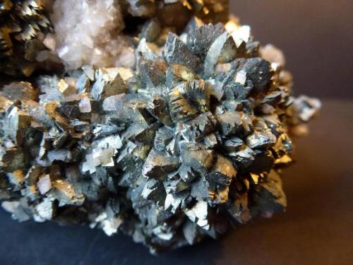 Marcasita y Dolomita<br />Reocín Mine, Reocín, Comarca Saja-Nansa, Cantabria, Spain<br />10 x 7 cm.<br /> (Autor: javier ruiz martin)
