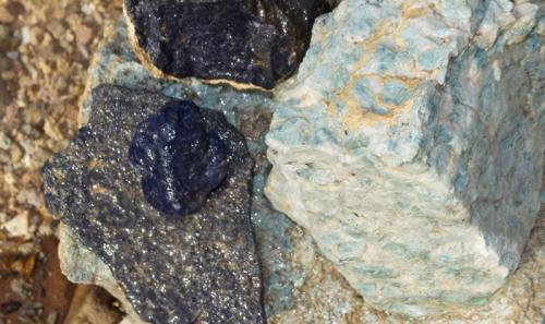 Dumortierite, Kyanite
Imperial Co., California, USA
dumortierite- 5 cm
kyanite- 20 cm (Author: benchambers)