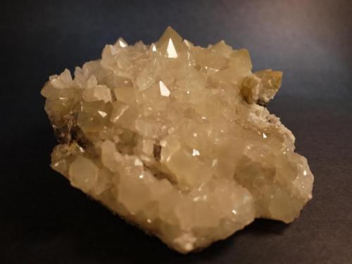 Quartz
2nd Sovetskii Mine, Dalnegorsk, Russia
15.2 x 13 cm

Beta-Quartz (Author: Don Lum)