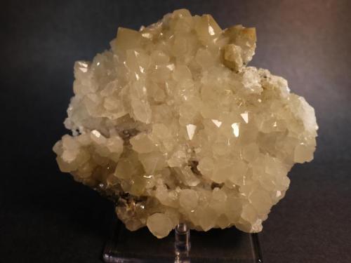 Quartz
2nd Sovetskii Mine, Dalnegorsk, Russia
15.2 x 13 cm

Beta-Quartz (Author: Don Lum)