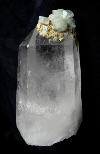 Quartz, Siderite, Apatite
Panasqueira Mine, Couto Mineiro da Panasqueira, Panasqueira, Covilhã, Castelo Branco District, Portugal
8.5 x 4.8 x 3.3 cm (Author: JoséMiguel)