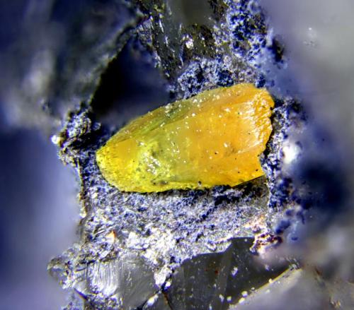 Vanadinita.
Mina La Pastora, Berlanga, Badajoz, Extremadura, España.
Cristal de 2 mm. (Autor: Antonio Carmona)