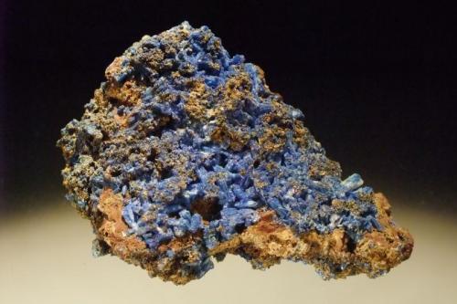Linarite on Cerussite
Level 2, Tui Mine, Te Aroha, New Zealand
8.5x6.5 cm (Author: Greg Lilly)