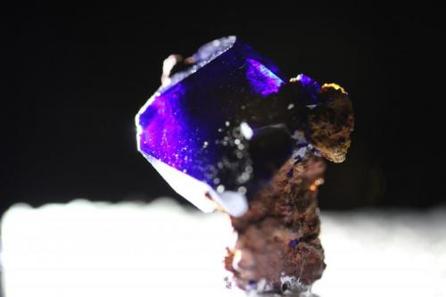 Azurite
Broken Hill Mine, New South Wales, Australia
1.6 x 1.5 cm (Author: Don Lum)