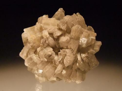 Gypsum
Bannockburn, Otago, New Zealand
5x4.5 cm (Author: Greg Lilly)