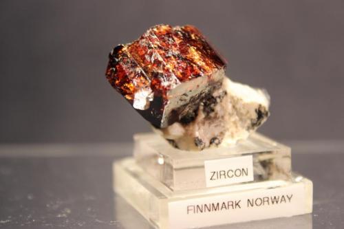 Zircon
Stjernsund, Seiland Island, Alta, Finnmark, Norway
3.7 x 2.5 cm
ex-Gerald Clark (Author: Don Lum)