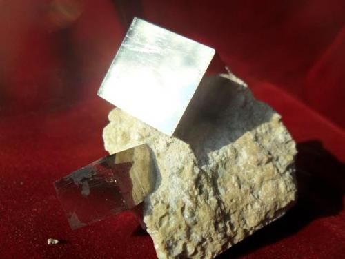 pyrite
Victoria Mine, Navajún, La Rioja, Spain
2 cm (main crystal)
 (Author: David)