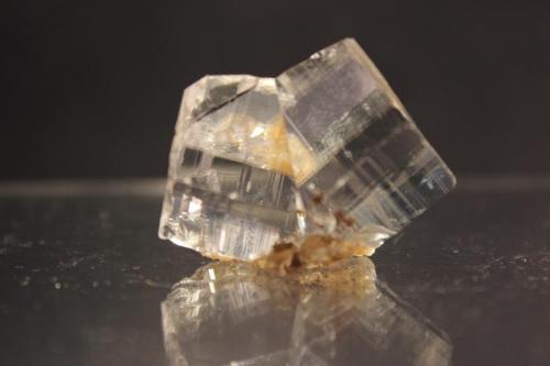 Calcite
Fujian Province, China
3.6 x 2.8 cm
Twinned crystal (Author: Don Lum)