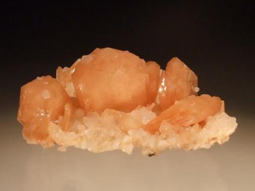 Stilbite with Quartz
Coonabarabran, NSW Australia
9x6.5 cm (Author: Greg Lilly)