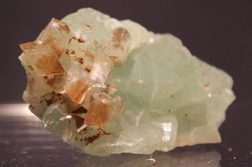 Calcite, Prehnite
Roncari Quarry. E. Granby, Connecticut, USA
4.2 x 2.8 cm (Author: Don Lum)