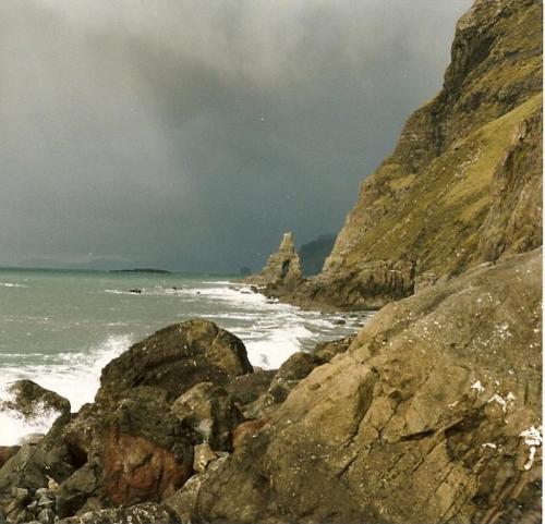 Sgurr nam Boc, Isle of Skye, Scotland
Photo taken November 1996, (scanned) when the days are short and the weather can be nasty. (Author: Mike Wood)