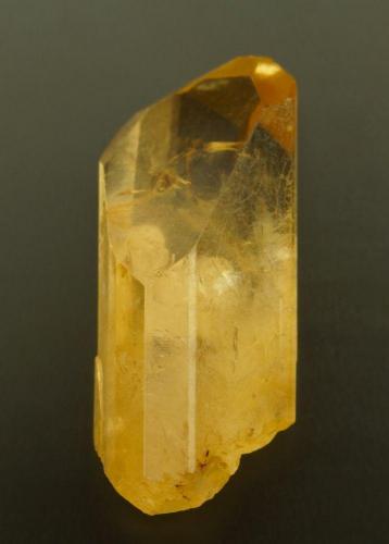 Danburite
Mogok, Burma
26 mm, 19.3 carats (Author: Ru Smith)