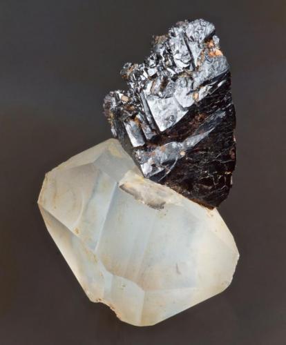 Cassiterite on quartz.
Sakangyi area, W of Mogok, Burma.
3 cm cassiterite on 3 cm quartz. (Author: Ru Smith)