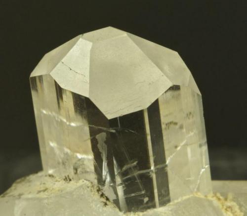 Topaz.
Mogok, Burma.
27 mm on 35 mm quartz matrix. (Author: Ru Smith)
