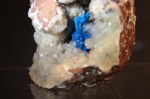 Pentagonite, Stilbite
Wagholi, Pune District, Maharashtra, India
7.5 x 6.2 cm (Author: Don Lum)