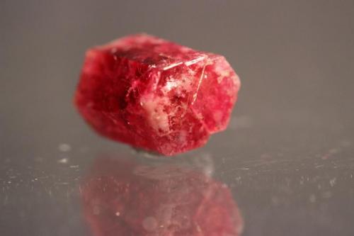 Beryl (var red Beryl)
Wah Wah Mountains, Utah, USA
10.5 x  8 mm (Author: Don Lum)