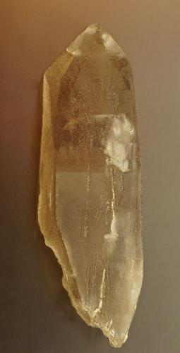 Petalite
Palelni mine, Khetchel (Khat Che) village, Molo quarter, Momeik Township, Burma (Myanmar).
42 mm.
Petalite, doubly terminated gem crystal. (Author: Ru Smith)