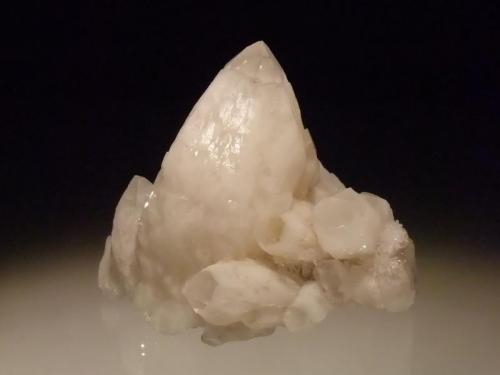 Quartz
Te Puru River, Thames, New Zealand
10.5x9cm
Colourless crystals with overgrowth of white quartz. Collected by George Judge ex collection of Arline Broad (Author: Greg Lilly)