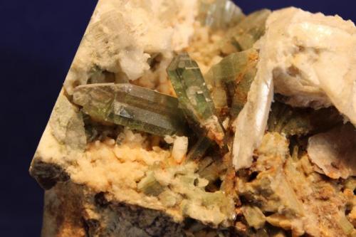 Zoisite
Afghanistan
9 x 7 cm (Author: Don Lum)