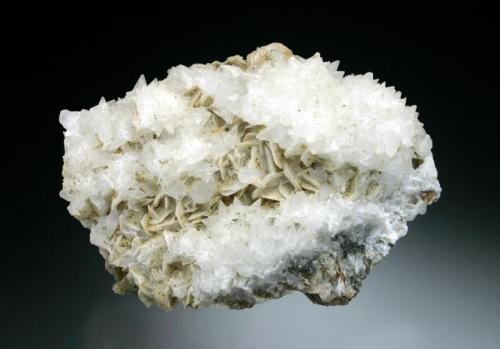 Alstonite on Barite
Brownley Hill Mine, Nenthead, Alston Moor, Cumbria, England, UK
8 cm across (Author: Jesse Fisher)