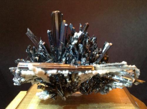 Stibnite and Calcite
Xikuangshan Mine, Lengshuijiang, Hunan, China
3 cm x 3 cm (Author: Mark Ost)