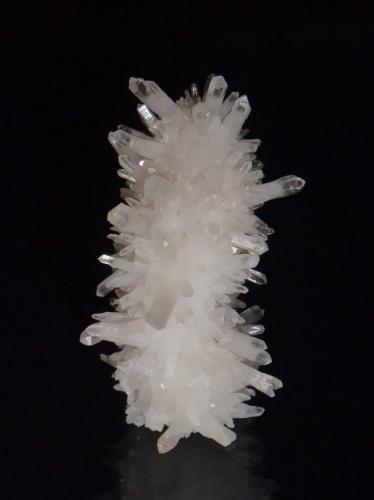 Quartz
Level 7 United Mine, Maratoto, New Zealand
5.5x4cm
Another view (Author: Greg Lilly)