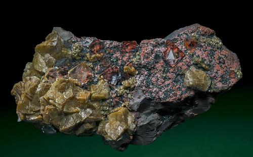 Siderite, Quartz, and Hematite
West Cumberland Iron Field, North and Western Region, Cumbria, England, UK
7.5 x 4.0 cm (Author: am mizunaka)