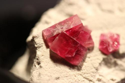 Beryl (var red Beryl)
Red Emerald Claim, Wah Wah Mountains, Beaver County, Utah, USA
5 x 3.2 cm (Author: Don Lum)