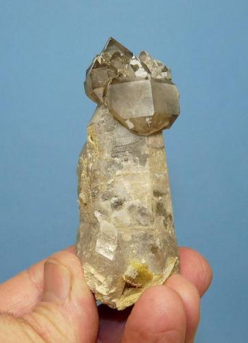 Quartz
Neu Swaben, Karibib, Namibia
86 x 34 x 33 mm
Phantom quartz with bits of mica. (Author: Pierre Joubert)