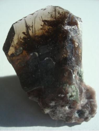 Axinite-(Fe)
Puiva Mount, Saranpaul, Tyumenskaya Oblast’, Prepolar Ural, Russia
crist 4,2 x 3,5 x 1,0 cm (Author: Jacquou HO)