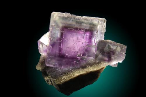 Fluorita
Mina La Viesca, Huergo, Zona minera de La Collada, Siero, Asturias, España
Cristal de 5cm de arista (Autor: Raul Vancouver)