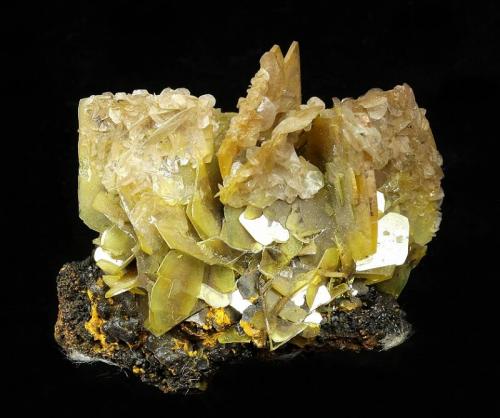 Wulfenite
Defiance Mine, Turquoise District, near Gleeson, Cochise County, Arizona, USA
44 x 34 x 32 mm
up to 20 mm Wulfenites (Author: GneissWare)