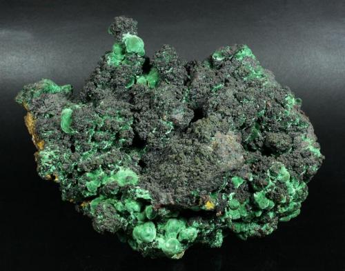 Cuprite and Malachite on Copper
Bisbee, Warren District, near Bisbee, Cochise County, Arizona, USA
23.8 x 19.1 x 15.3 cm (Author: GneissWare)