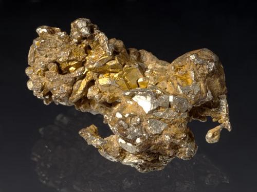Gold
Bucium, Apuseni District, Alba Co., Romania
1,5 cm in lenght
Nice crystallized Gold from rare old locale. (Author: Simone Citon)
