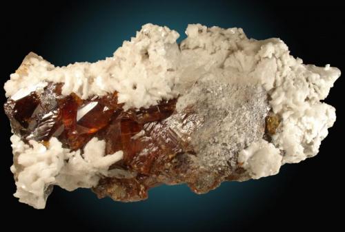 Esfalerita, Dolomita y Calcita
Mina Las Manforas, Puerto de Áliva, Cantabria, España
20cm, y cristales hasta 3cm
Publicada en Revista de Minerales en el artículo que JR y yo escribimos sobre Aliva (Autor: Raul Vancouver)