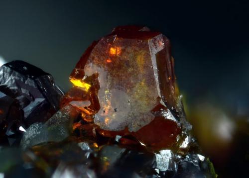 Esfalerita.
Les Vieux Travaux mine, Les Malines District, Saint-Laurent-le-Minier, Gard, Languedoc-Roussillon, Francia.
Campo de visión 3 mm. (Autor: Juan Miguel)