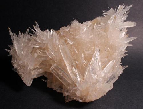 Calcite
Hunan Province, China
22.2 x 13 cm (Author: Don Lum)