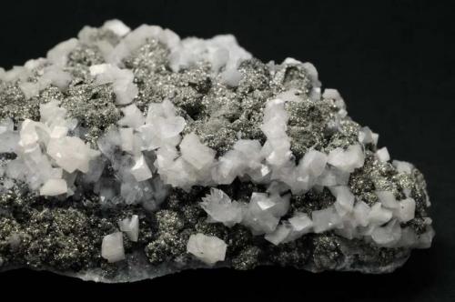 Dolomite, Pyrite, Calcite, Quartz
Qale-Zari Mine, South Khorasan Province, eastern Iran
FOV is 8.5 cm. (Author: vhairap)