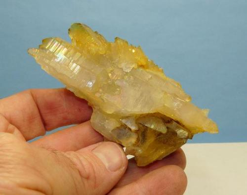 Quartz with iron oxide coating.
Van Rhynsdorp, Western Cape, South Africa.
98 x 48 x 25 mm
Same as above. (Author: Pierre Joubert)