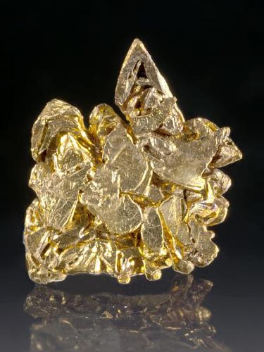 Gold
Eagle’s Nest Mine, Placer Co., California, USA
1,5x1,4x0,3 cm
Nice Gold crystals from a note US mine. (Author: Simone Citon)