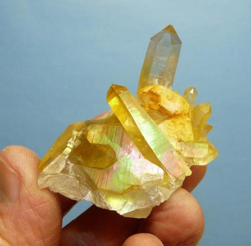 Quartz with iron oxide and feldspar.
Van Ryn’sdorp, Western Cape, South Africa.
55 x 47 x 45 mm
Same as above. (Author: Pierre Joubert)